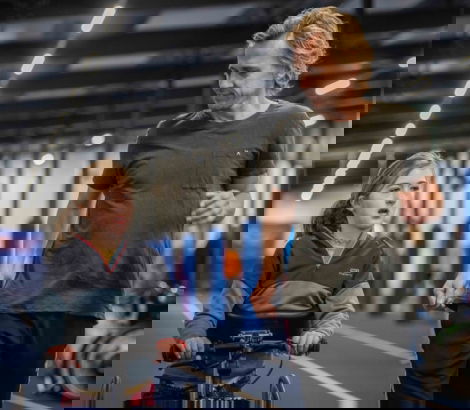 Freya en haar vader, over de zorg die ze voor haar dragen